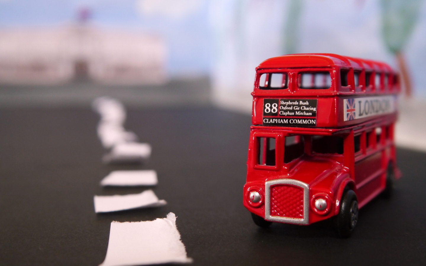 Fondo de pantalla Red London Toy Bus 1440x900