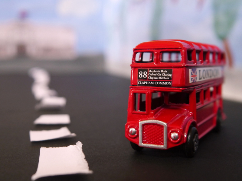 Обои Red London Toy Bus 800x600
