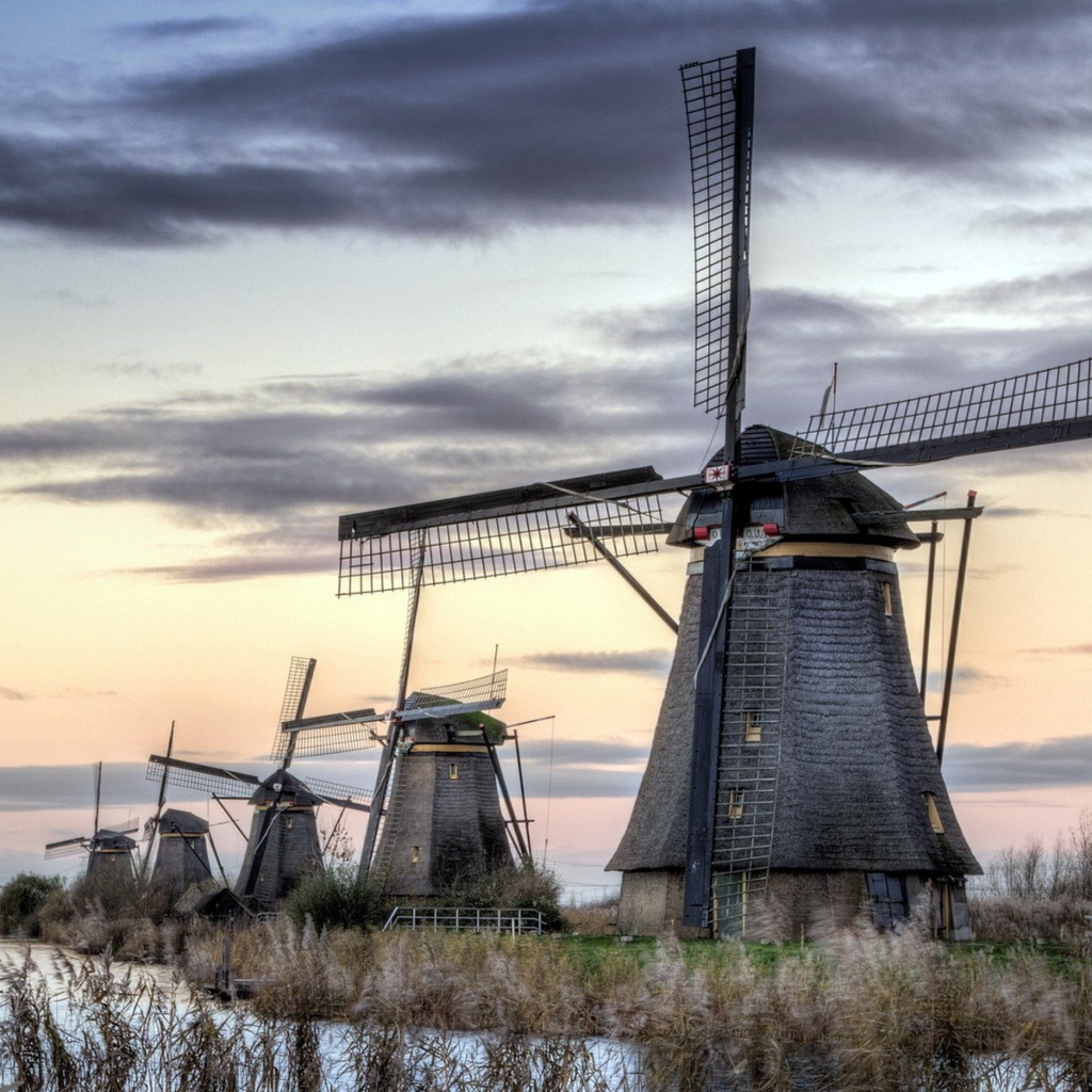 Kinderdijk Village in Netherlands wallpaper 1024x1024