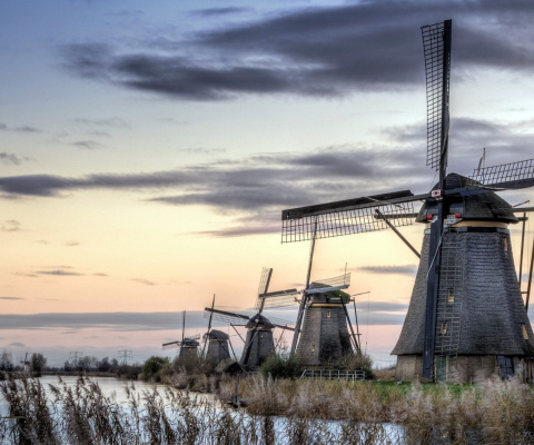 Kinderdijk Village in Netherlands screenshot #1 480x400