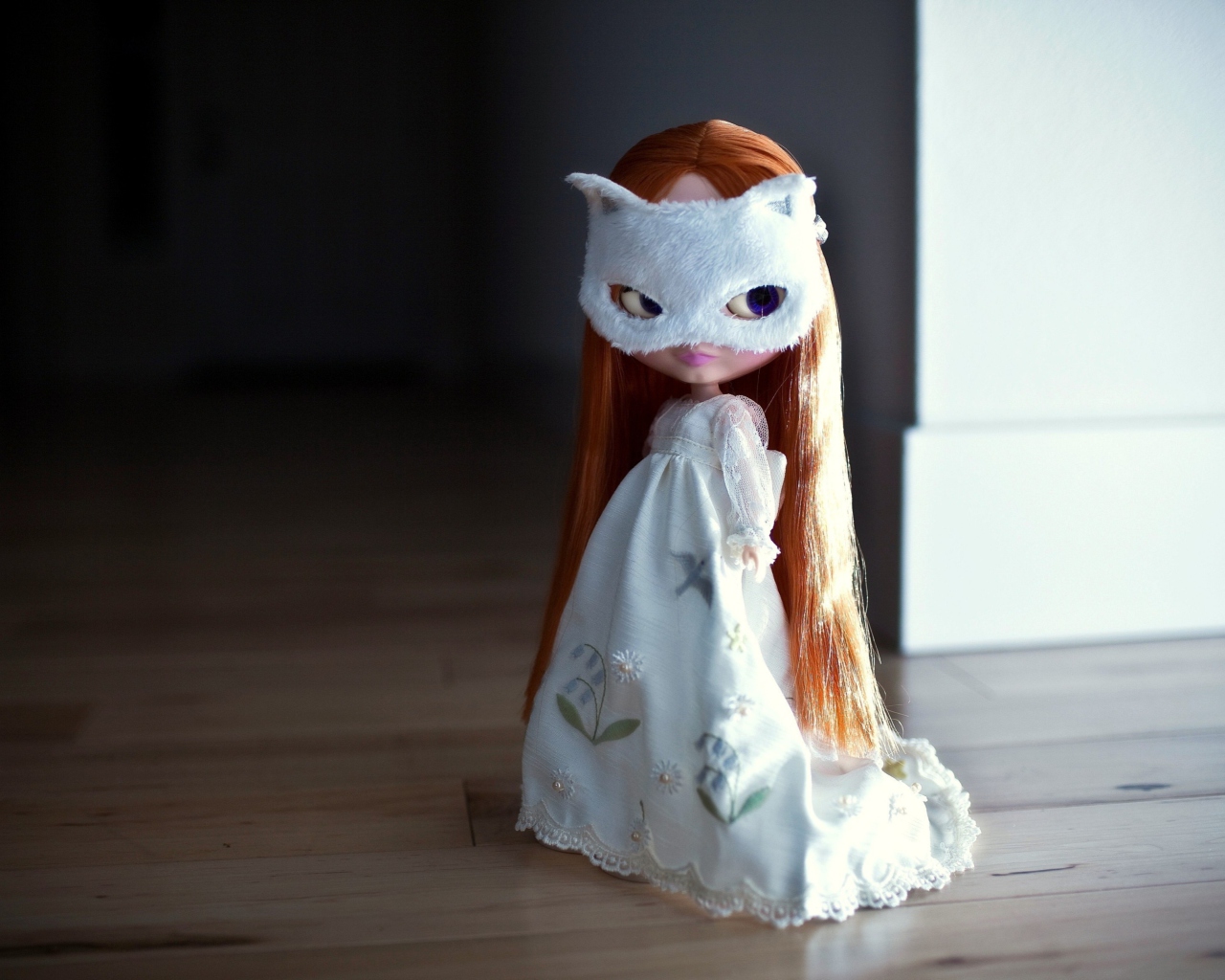 Doll With Cat Mask wallpaper 1280x1024