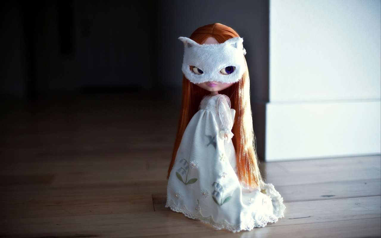 Doll With Cat Mask wallpaper 1280x800