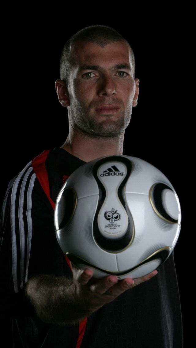 Обои Zinedine Zidane 640x1136