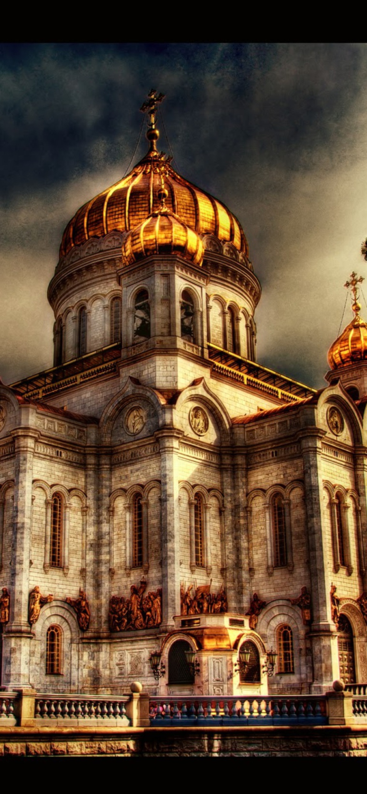Orthodoxal Chruch of The Christ The Saviour Moscow wallpaper 1170x2532