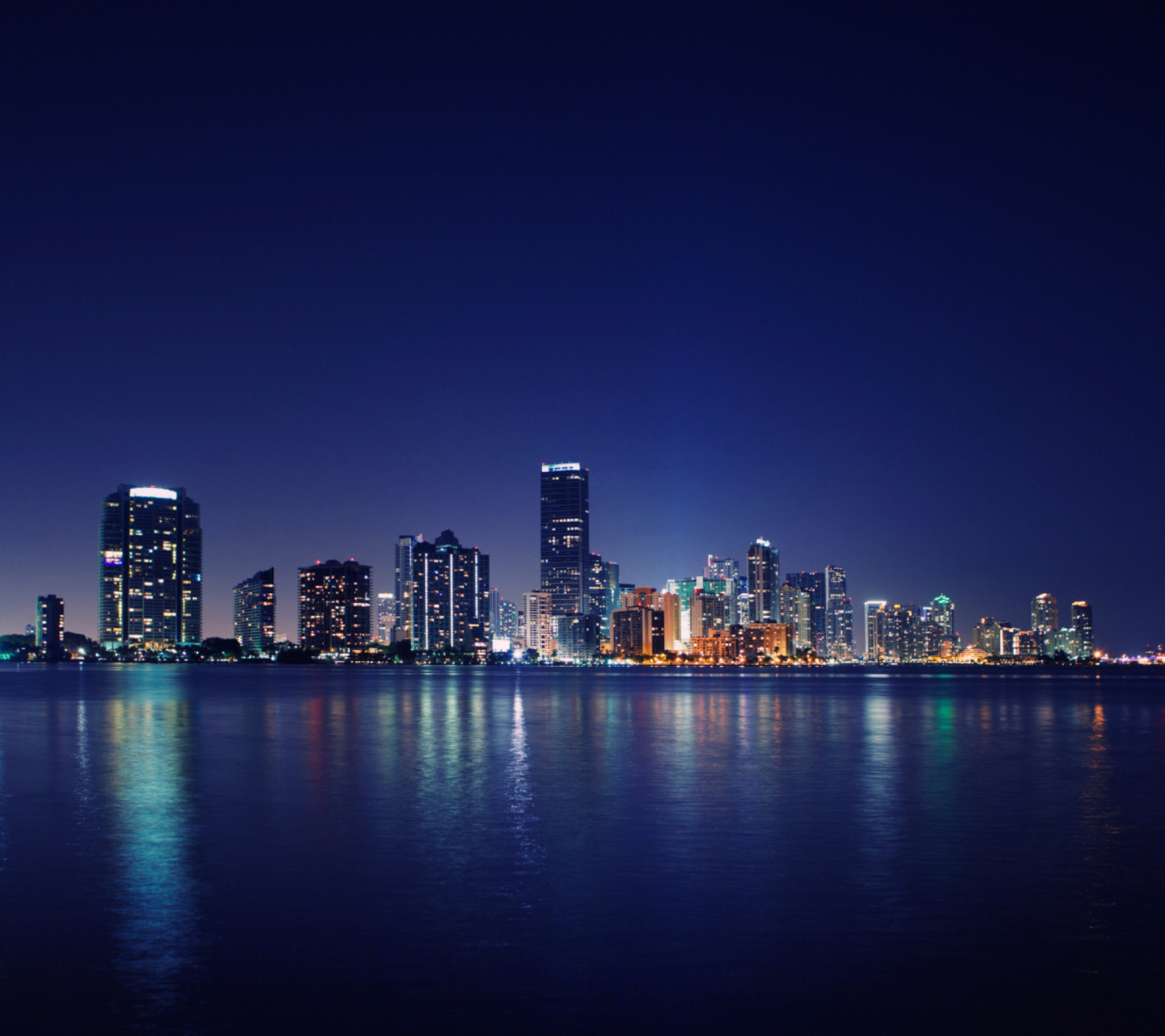 Das Miami Skyline Night Wallpaper 1440x1280