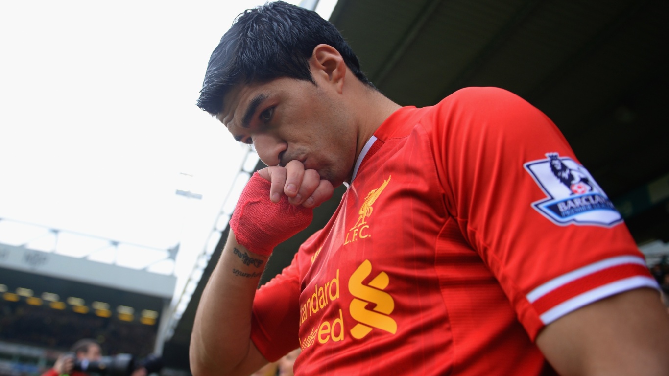 Luis Suarez, Liverpool wallpaper 1366x768