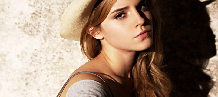 Das Cute Emma Watson Wallpaper 720x320