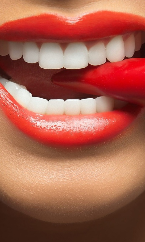 Sfondi Spicy pepper and lips 480x800