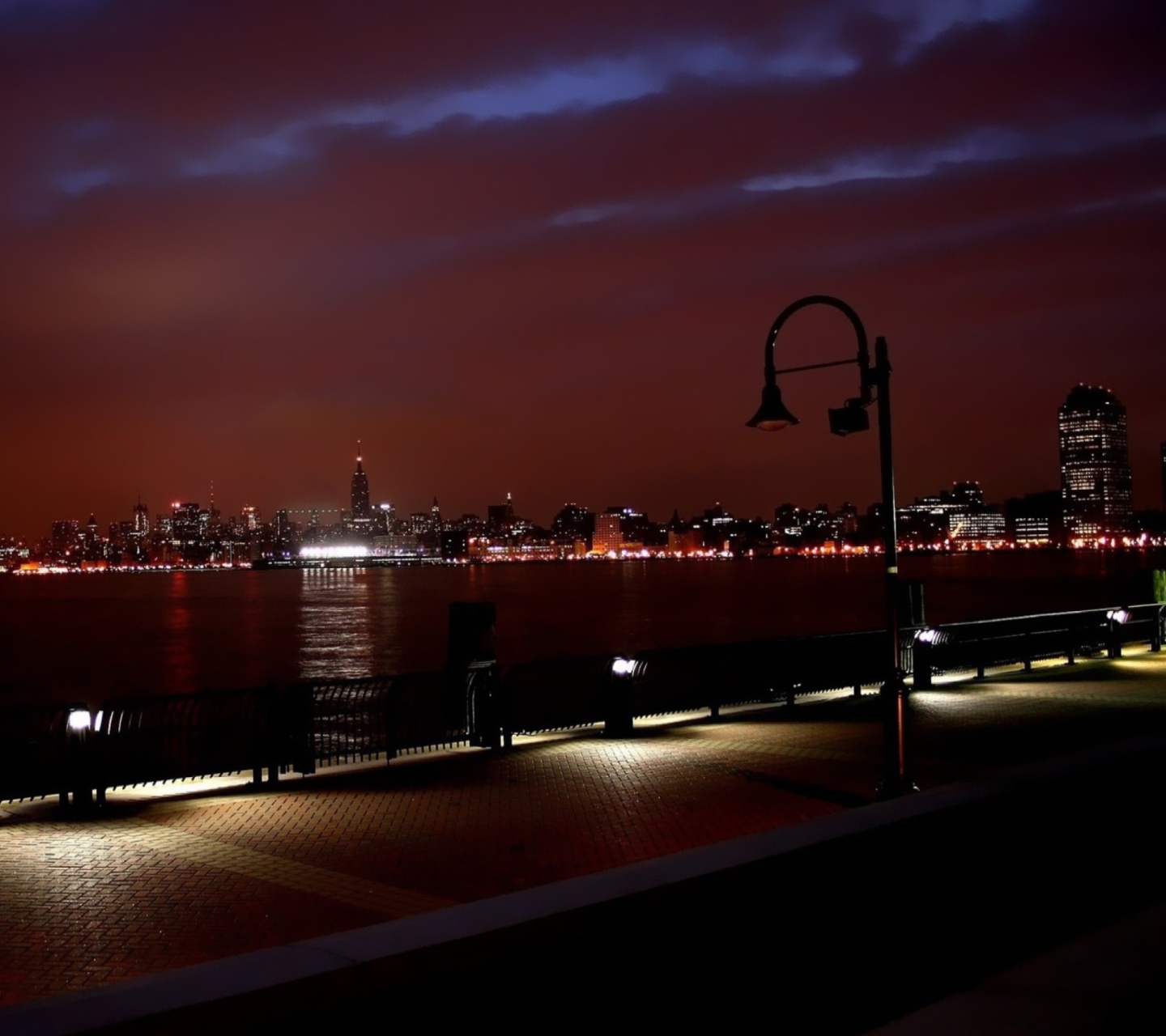 Das New York Skyline At Night Wallpaper 1440x1280