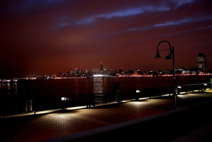 New York Skyline At Night screenshot #1