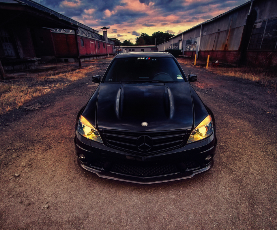 Обои Black Mercedes C63 960x800