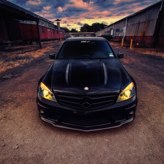 Black Mercedes C63 sfondi gratuiti per iPad Air