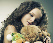 Das Little Girl With Toys Wallpaper 176x144