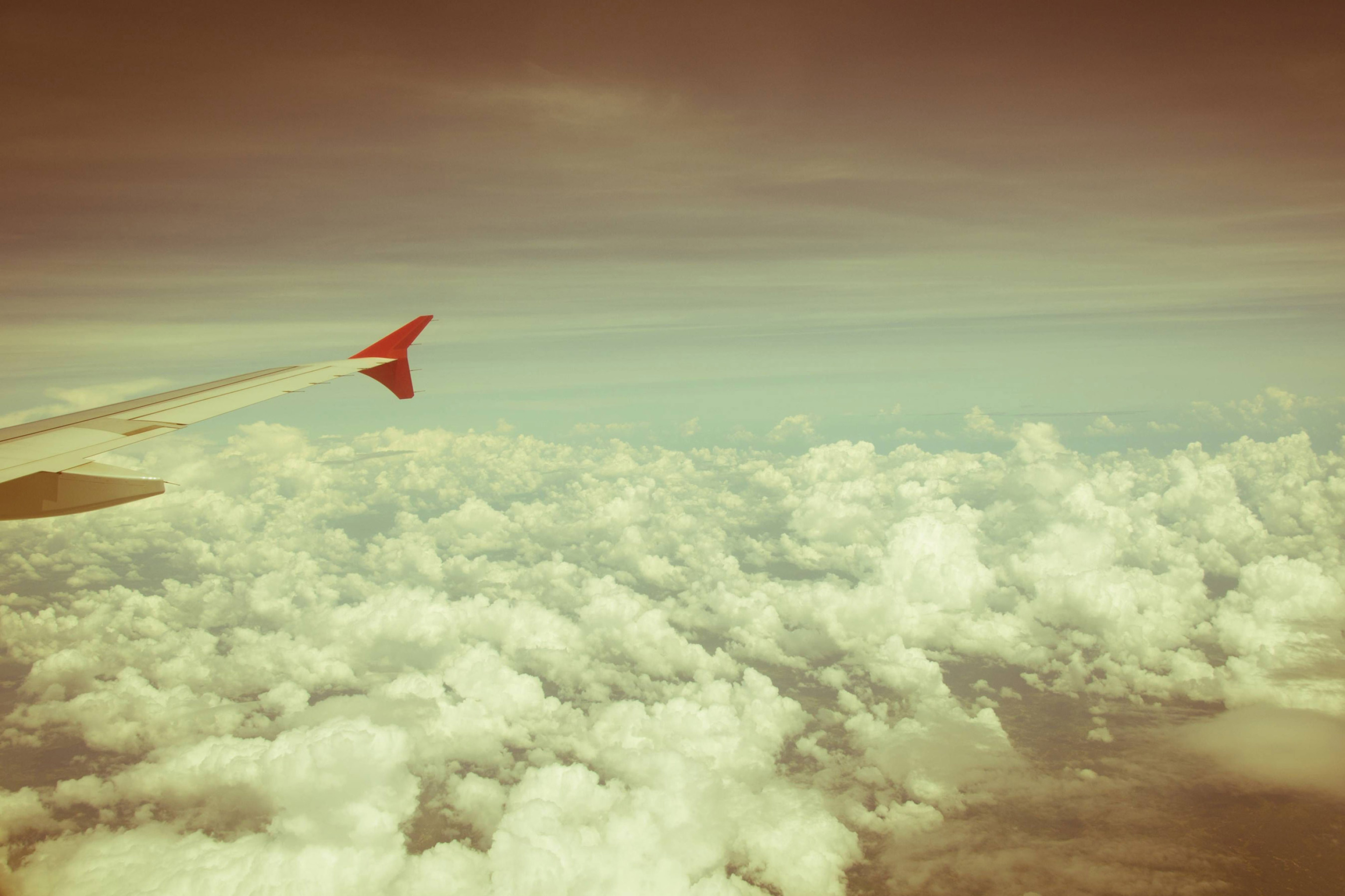 Airplane wing wallpaper 2880x1920