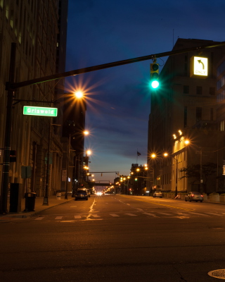 Kostenloses USA Roads Detroit Michigan Night Street Cities Wallpaper für Nokia Lumia 800