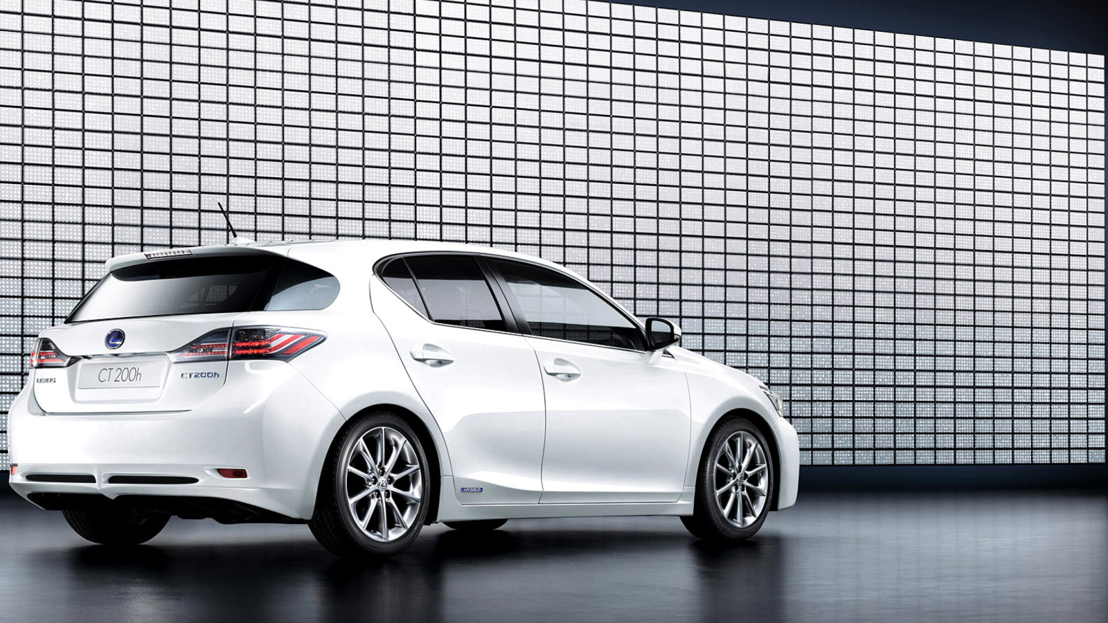 Lexus CT200h Hybrid Hatchback screenshot #1 1600x900