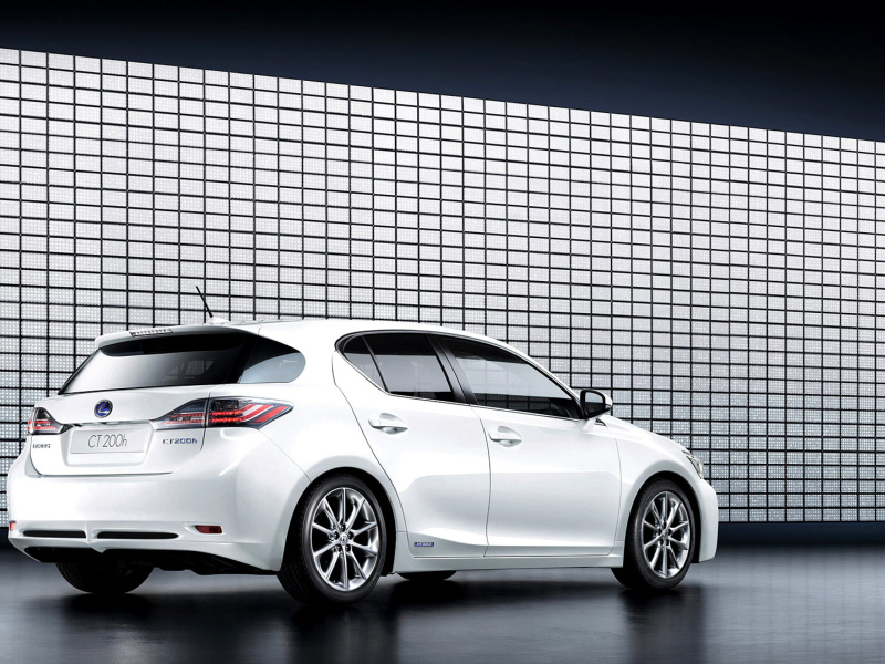 Screenshot №1 pro téma Lexus CT200h Hybrid Hatchback 800x600