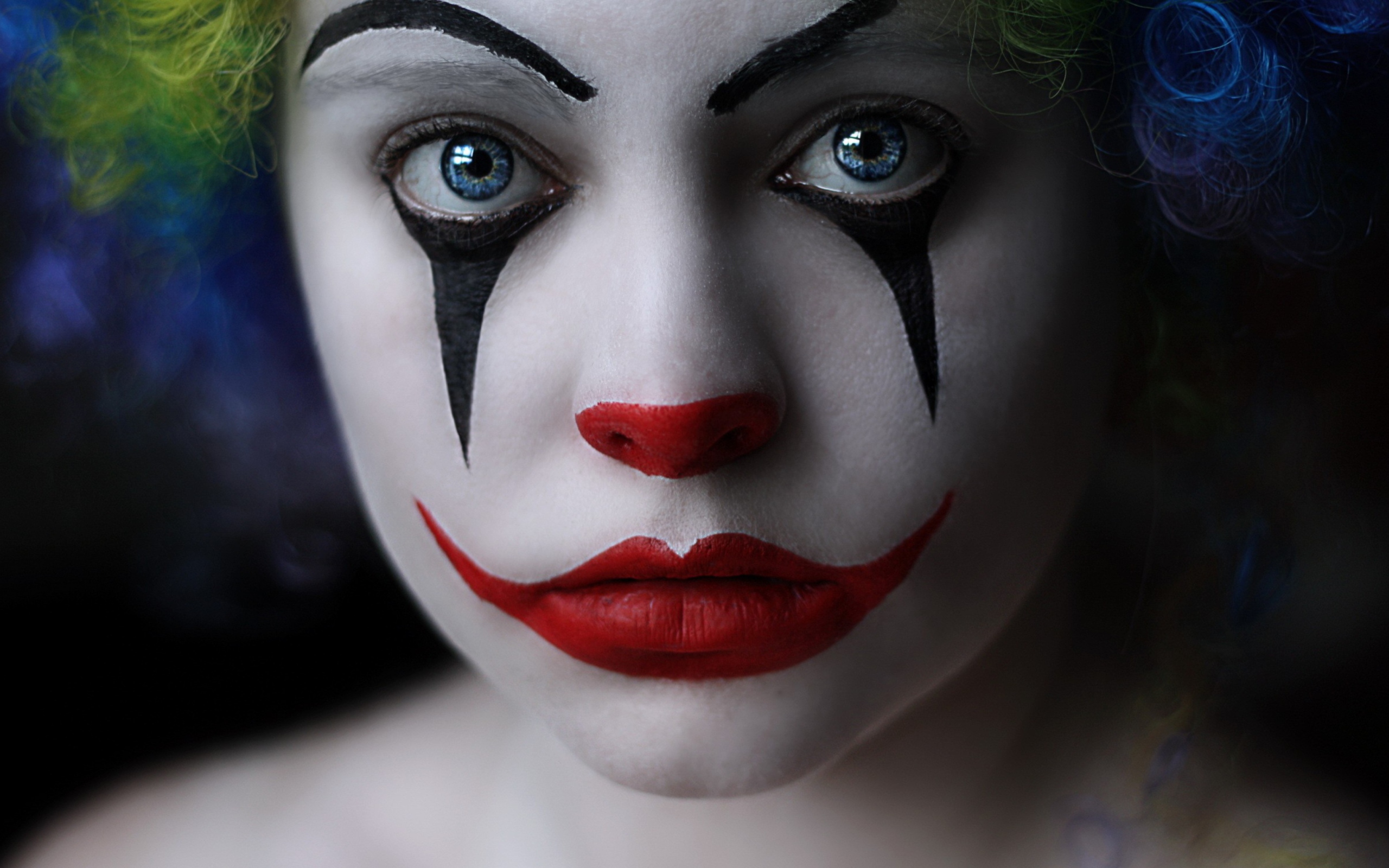 Sad Eyes Of Clown wallpaper 2560x1600