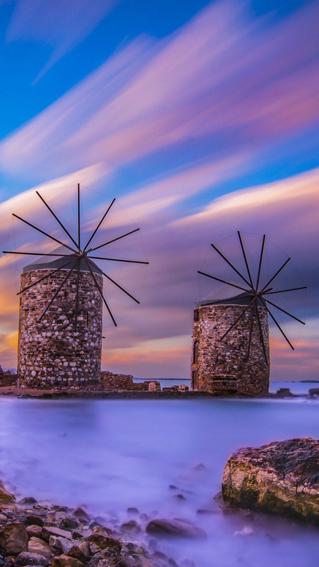 Обои Windmills in Greece Mykonos 640x1136