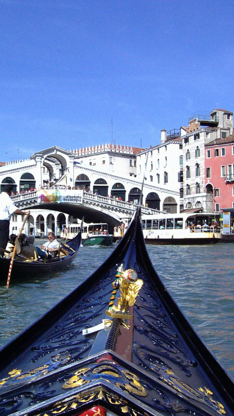 Fondo de pantalla Canals of Venice 750x1334