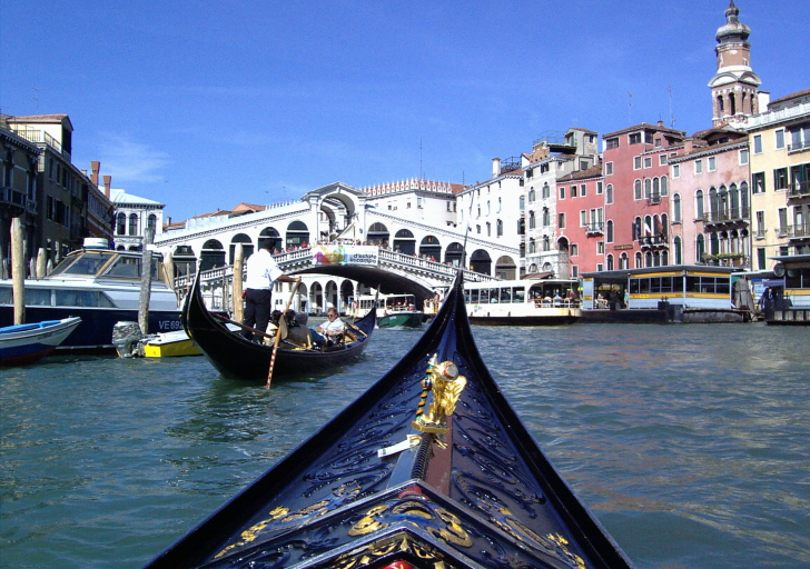 Canals of Venice wallpaper