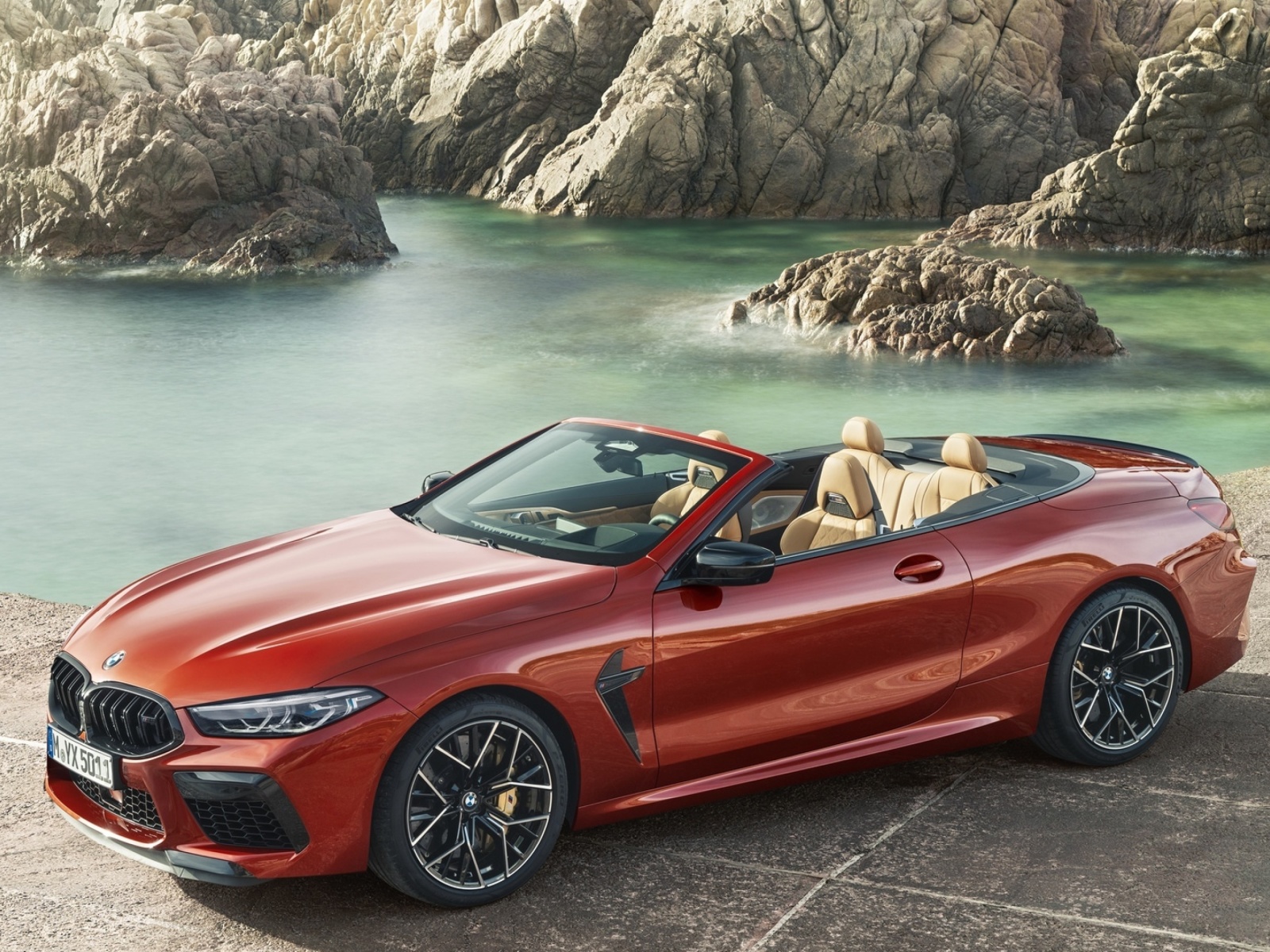 BMW M8 Cabrio wallpaper 1600x1200