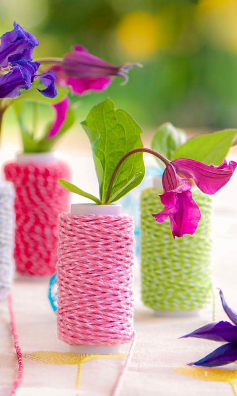 Обои Knitted flower vases 480x800