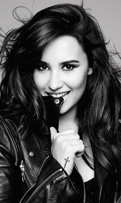 Обои Demi Lovato Girlfriend 2013 240x400