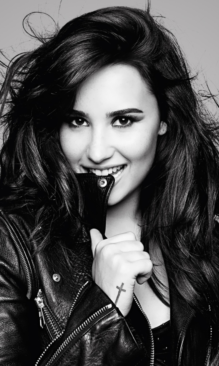 Sfondi Demi Lovato Girlfriend 2013 768x1280