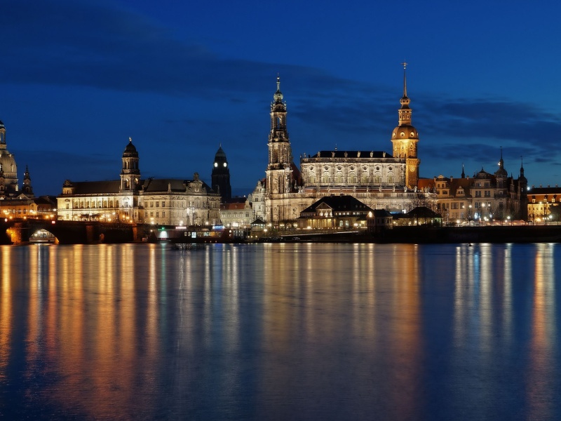 Dresden In Deutschland screenshot #1 800x600
