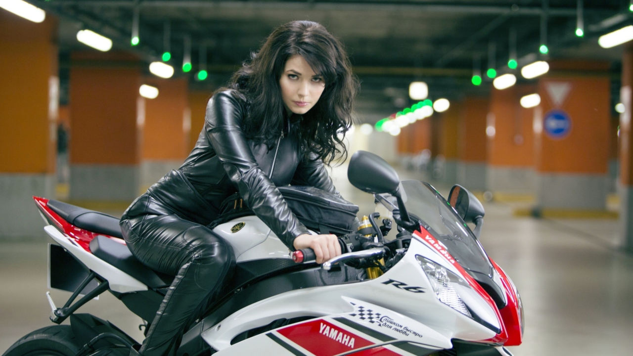 Brunette Driving Yamaha screenshot #1 1280x720