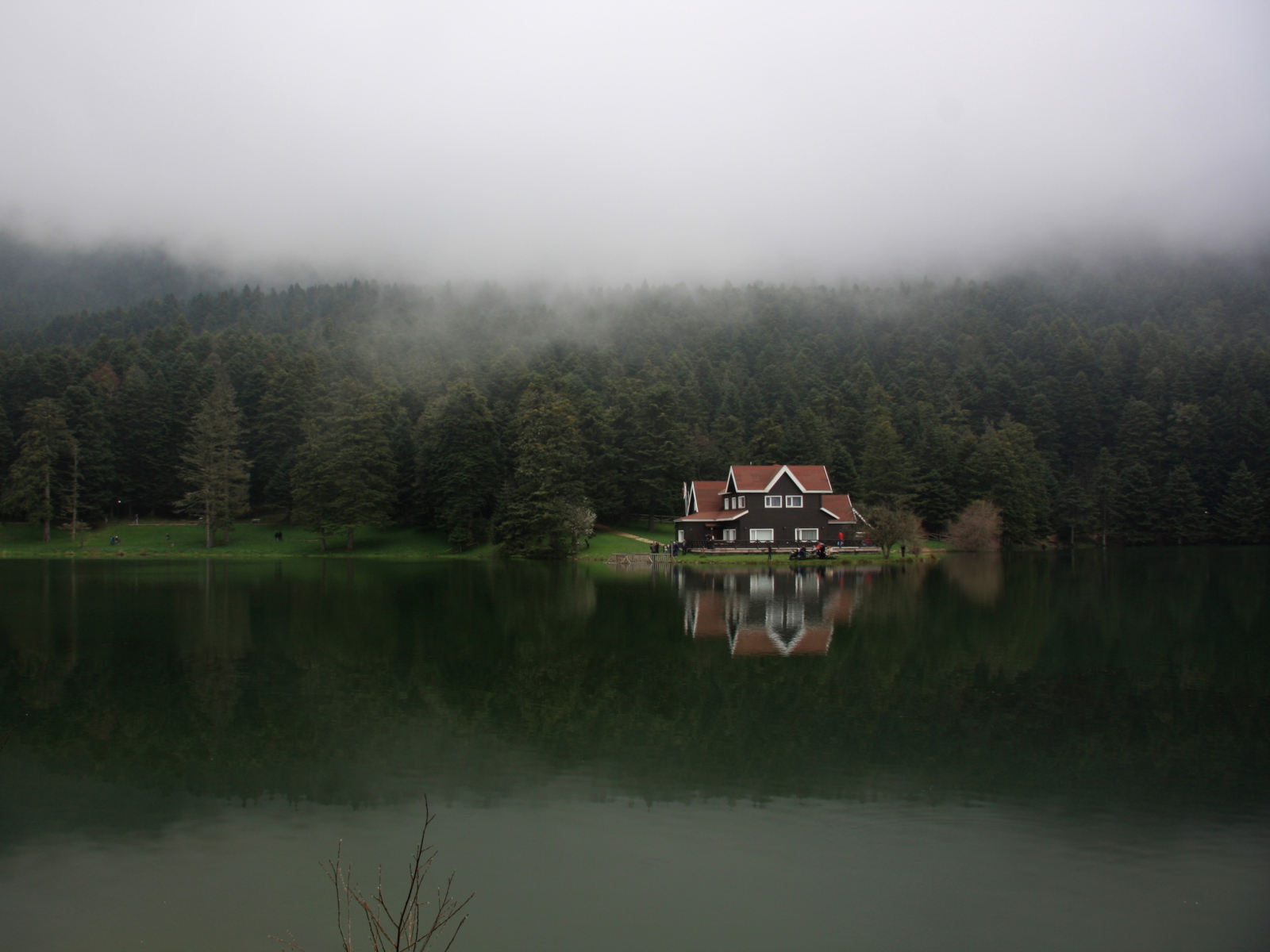 House On Lake In Turkey screenshot #1 1600x1200