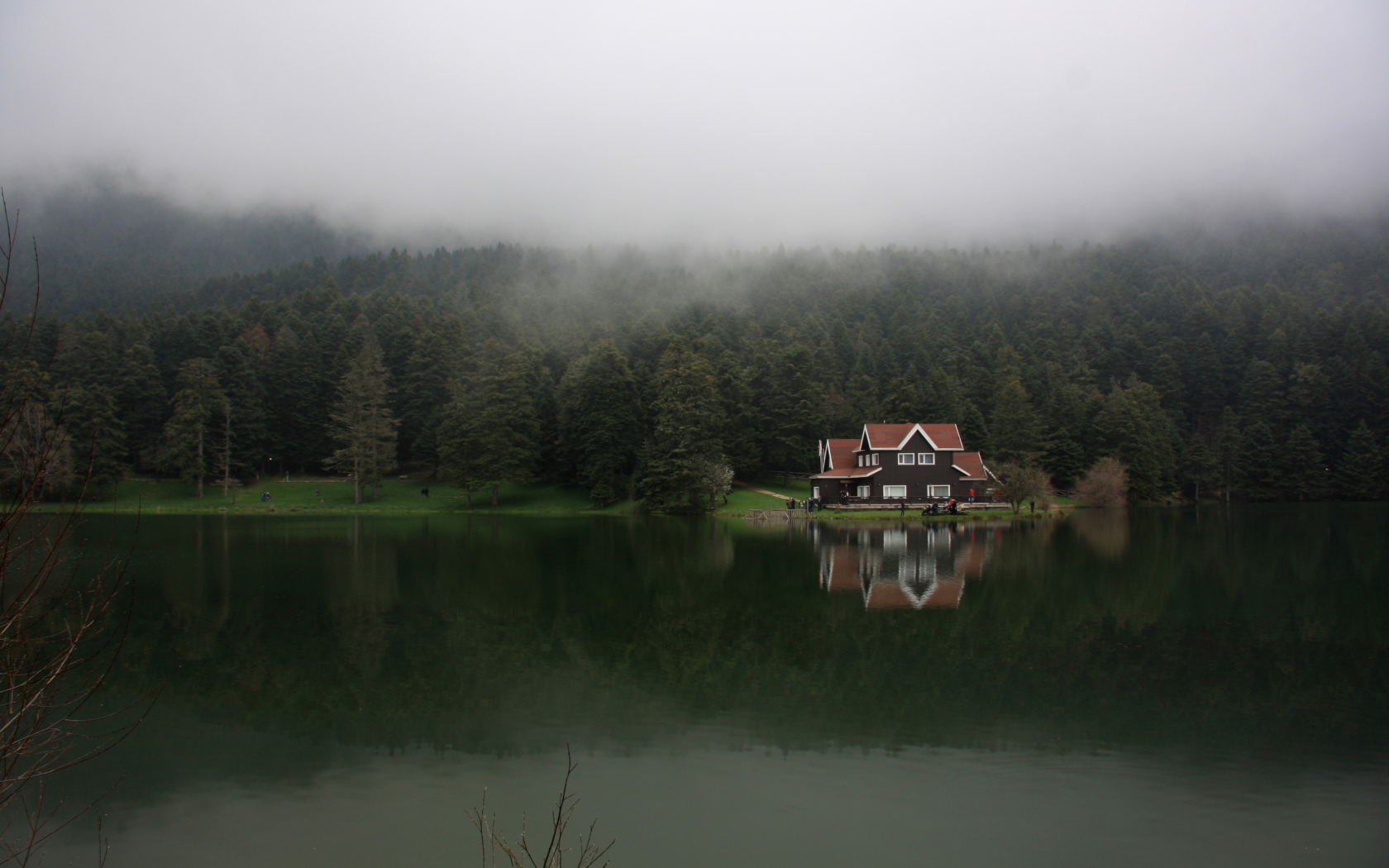 House On Lake In Turkey wallpaper 1680x1050