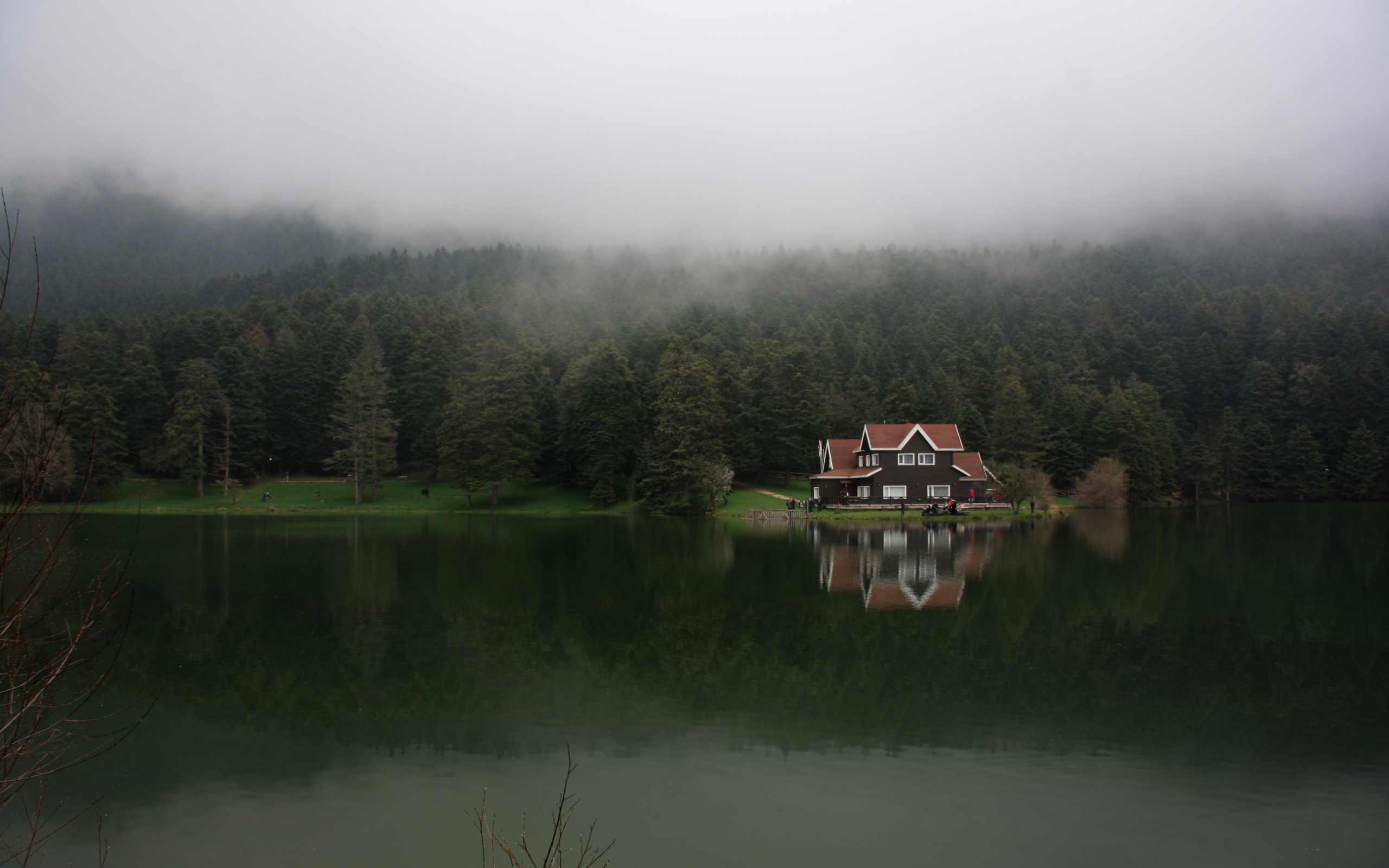 Sfondi House On Lake In Turkey 2560x1600
