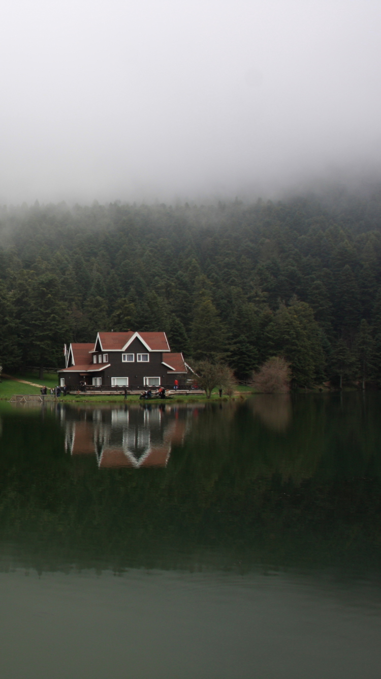 Fondo de pantalla House On Lake In Turkey 750x1334