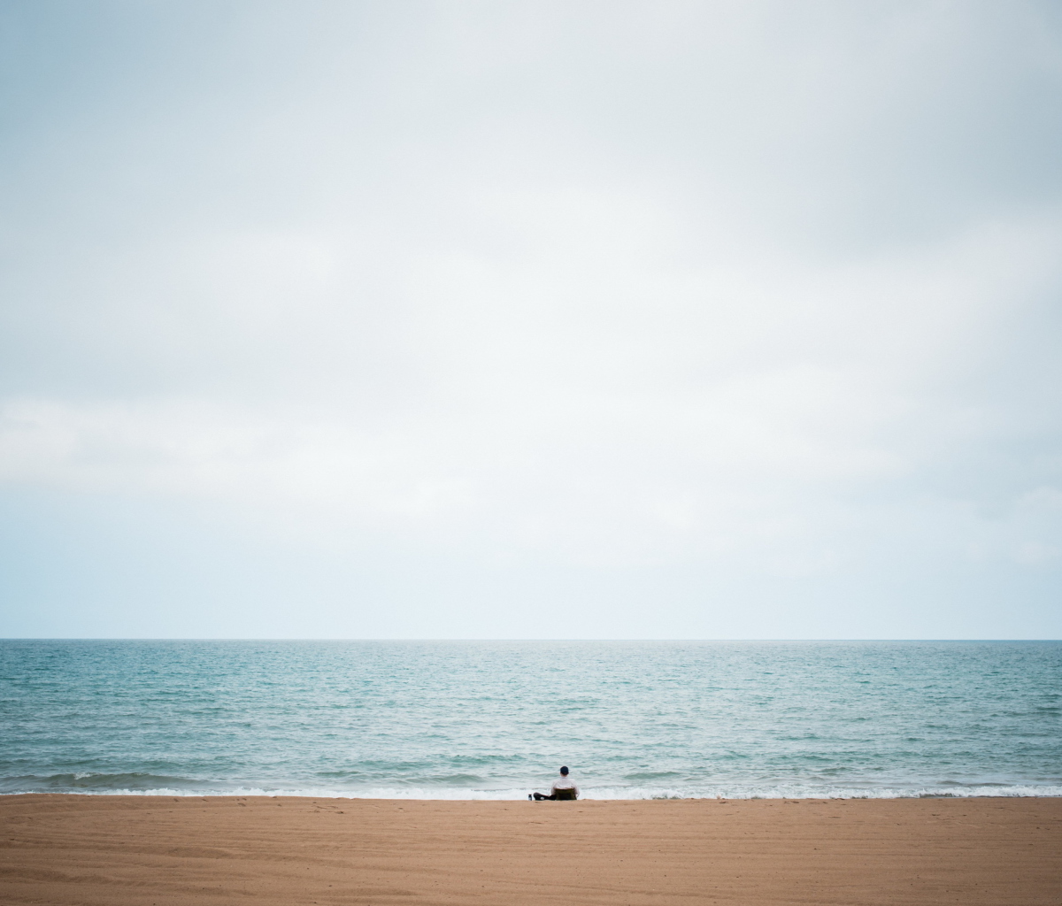 Alone On Beach screenshot #1 1200x1024