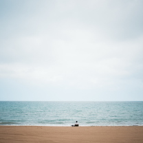 Das Alone On Beach Wallpaper 208x208
