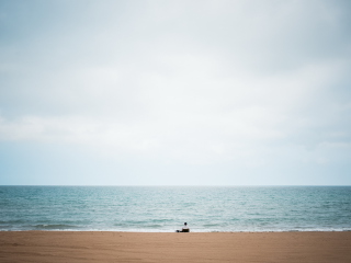 Das Alone On Beach Wallpaper 320x240
