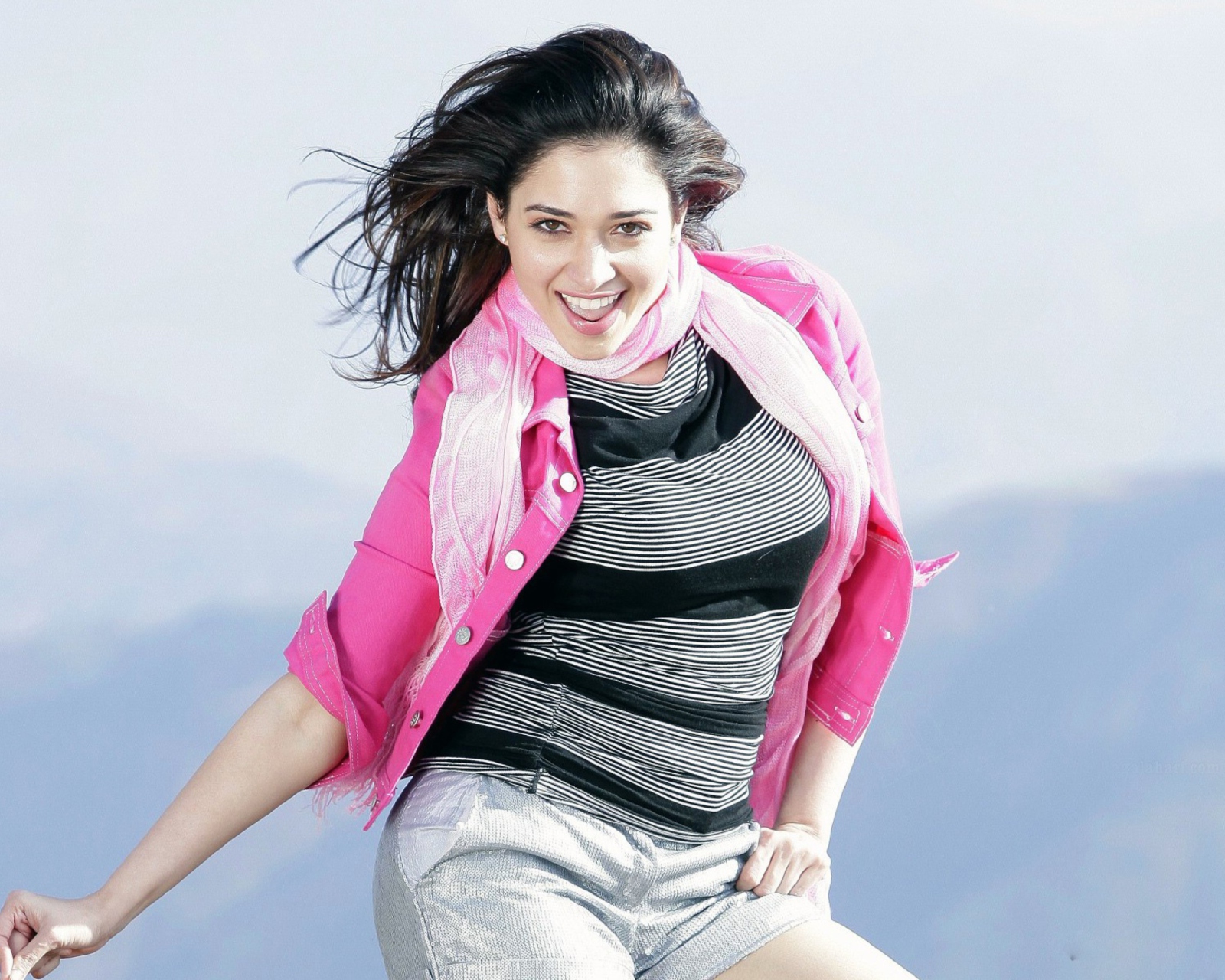 Обои Stylish Tamanna 1600x1280