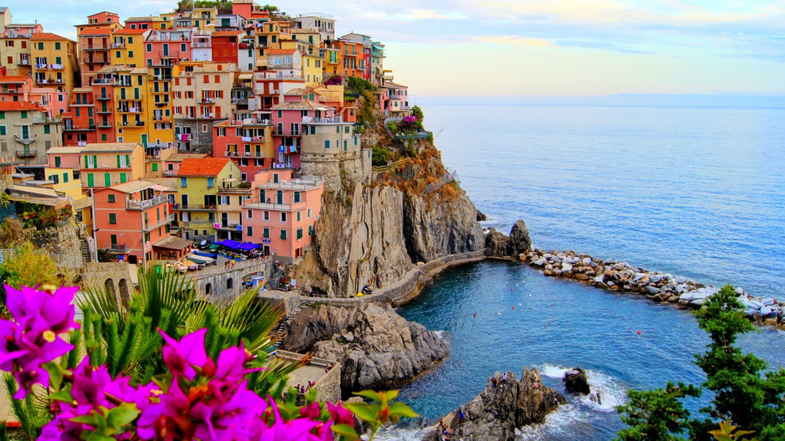 Fondo de pantalla Monterosso Al Mare Italy 1600x900