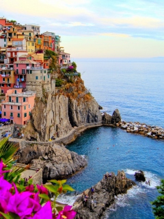 Fondo de pantalla Monterosso Al Mare Italy 240x320