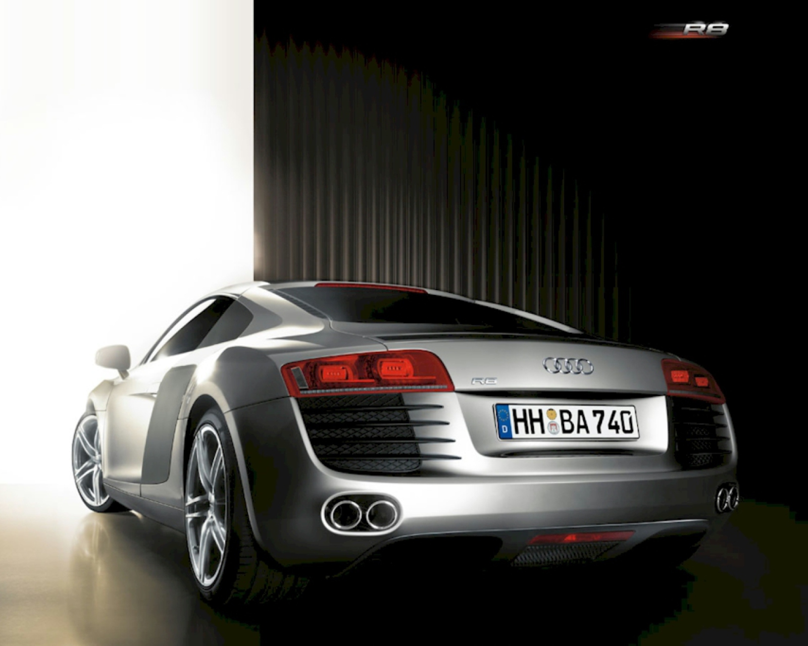 Fondo de pantalla Audi R8 1600x1280