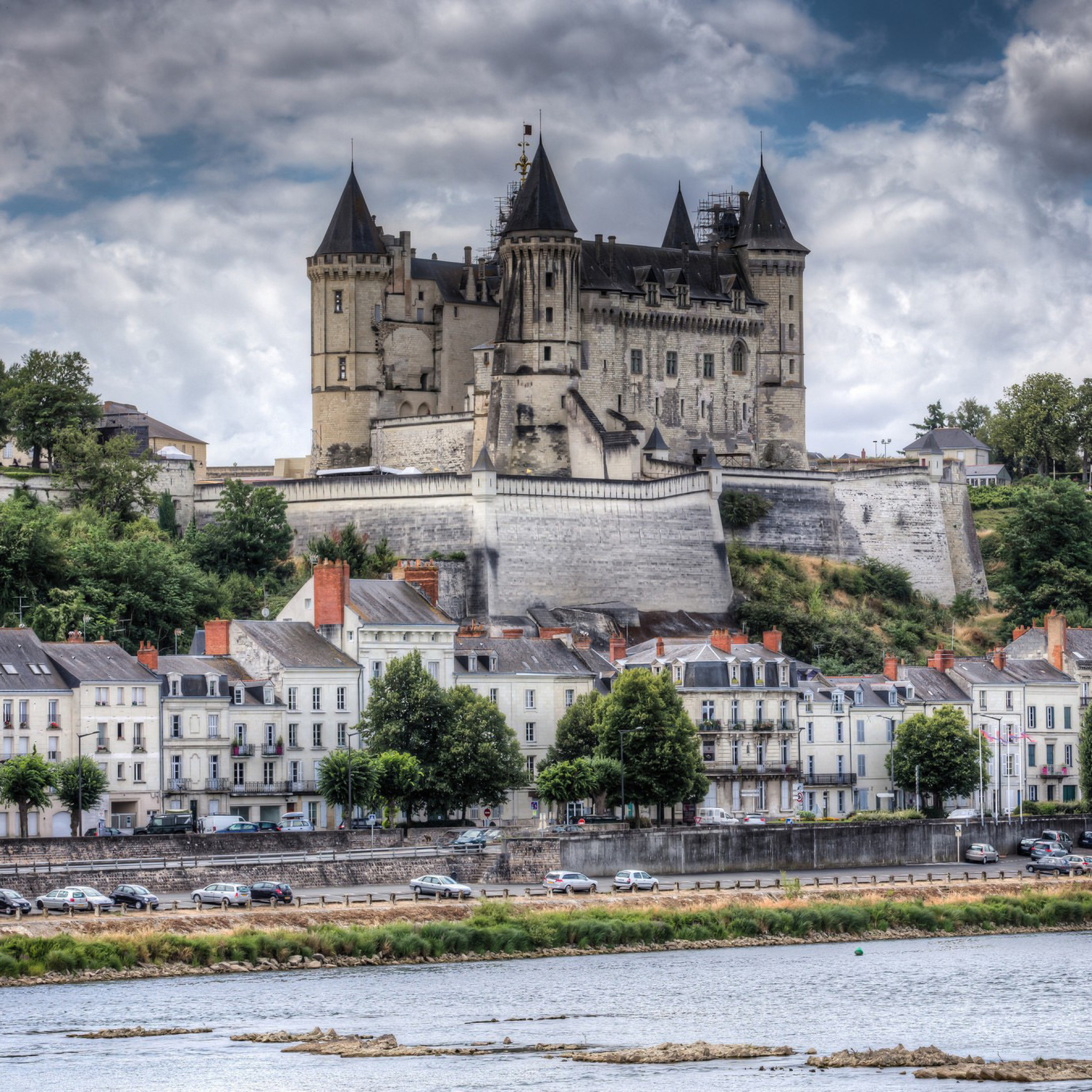 Saumur Castle on Loire wallpaper 2048x2048