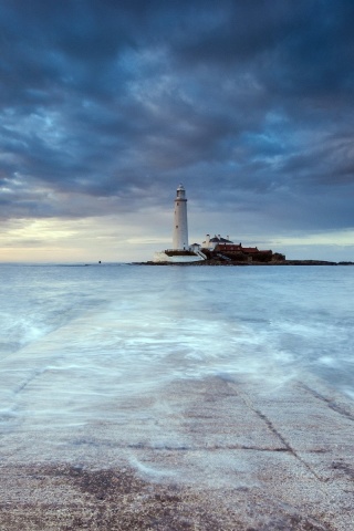 Обои Lighthouse in coastal zone 320x480