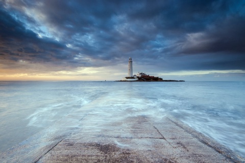 Das Lighthouse in coastal zone Wallpaper 480x320