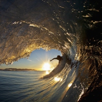 Fondo de pantalla Surfer Against Big Wave 208x208