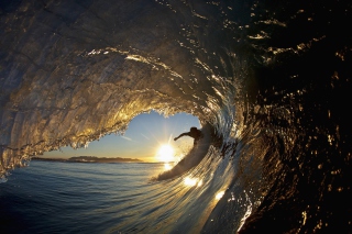 Surfer Against Big Wave - Obrázkek zdarma pro Sony Xperia Z2 Tablet