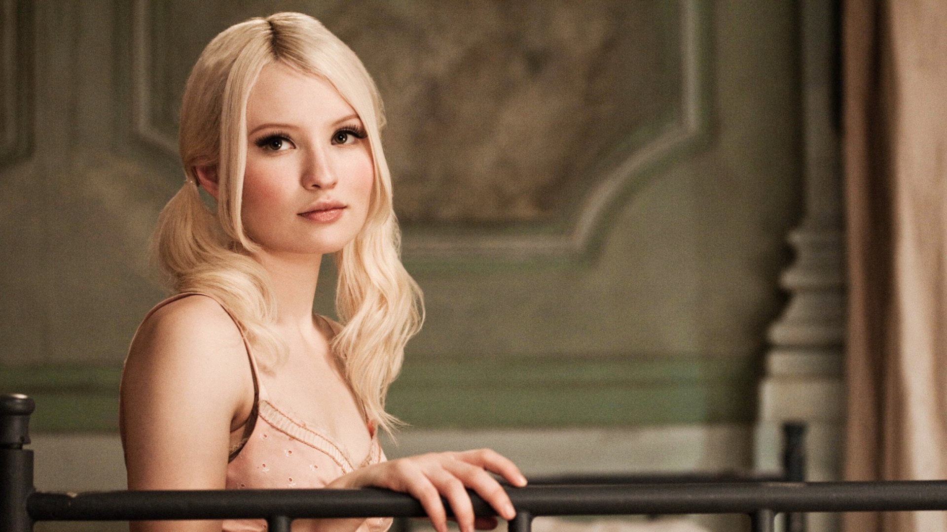 Sfondi Emily Browning 1920x1080