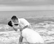 Fondo de pantalla Wedding Kiss Black And White 176x144