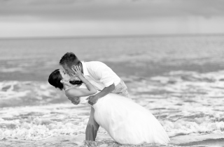 Wedding Kiss Black And White Wallpaper for Android, iPhone and iPad